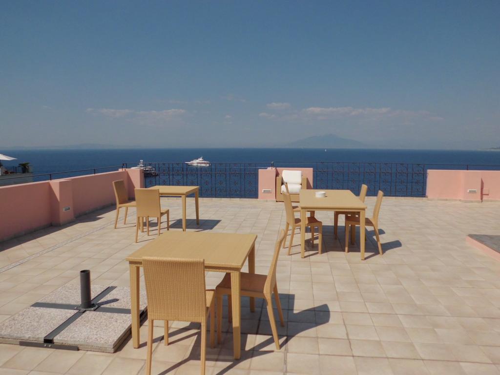 Capri Inn Eksteriør billede